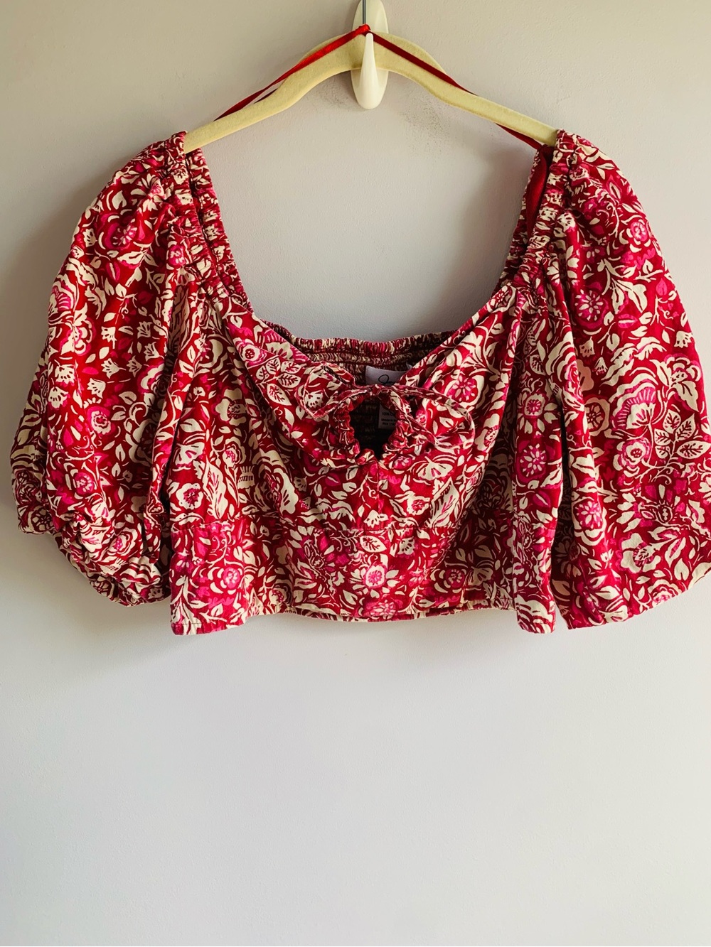 Japna Crop Top Dark Pink Cream Puff Sleeve Floral Ruched Keyhole Pretty EUC L
